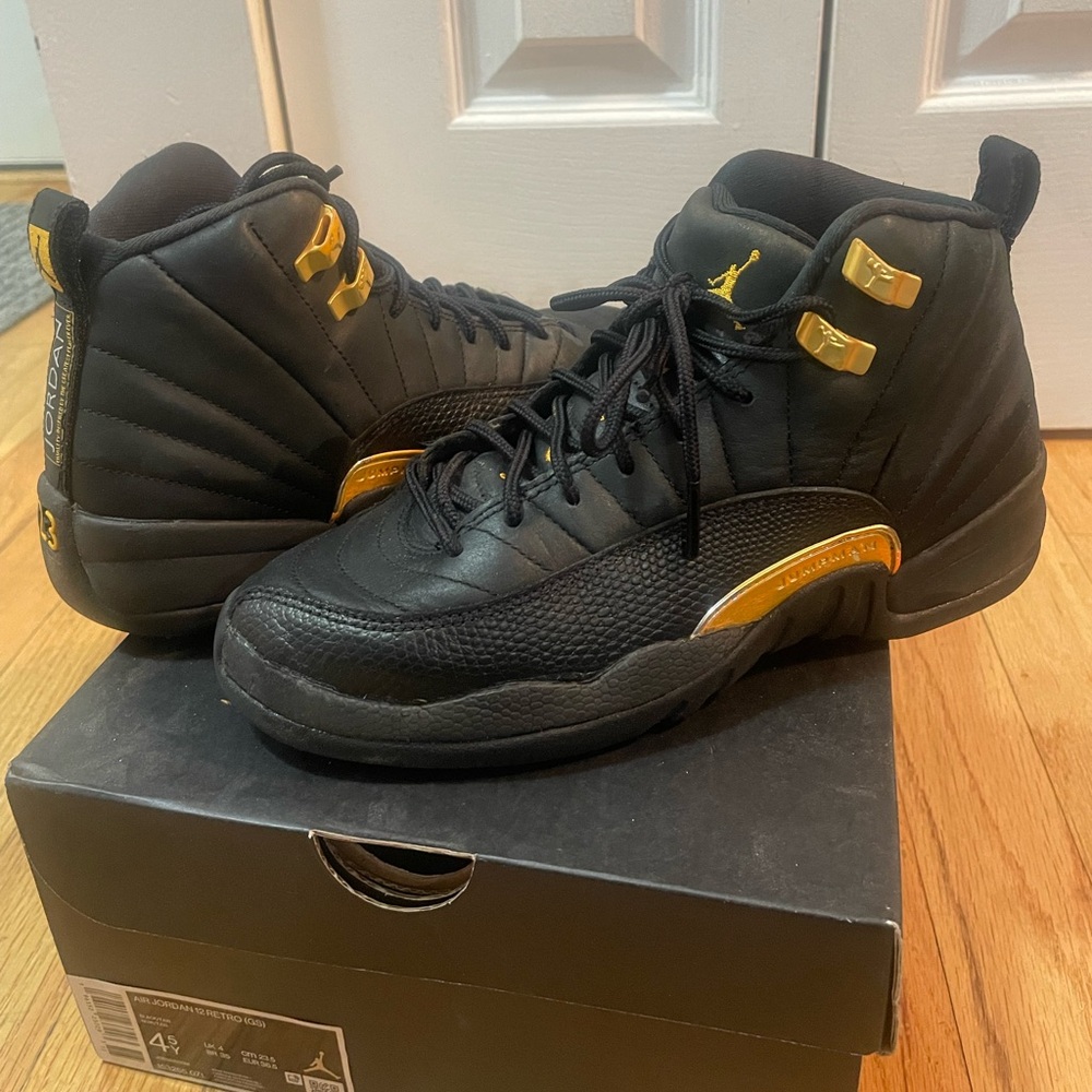 Air Jordan 12 Retro (Boys size 4 1/2)